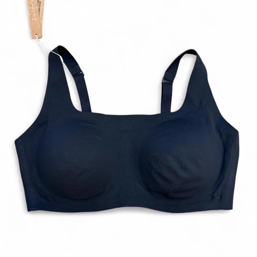SKIMS *NWT NAKED SCOOP BRA | COLOR: ONYX - Picture 4 of 9